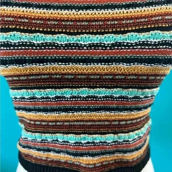 Forever 21 knit striped orange and blue crop top in size small - Picture 2 of 4